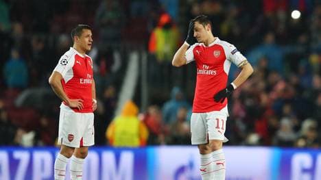Alexis Sanchez (links) und Mesut Özil leiten die Offensive des FC Arsenal