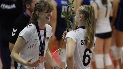 Leana Grozer (l.) ist erstmals erstmals für das Volleyball-Nationalteam nominiert