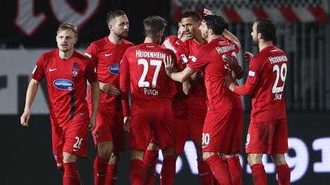 2. Bundesliga: 1. FC Heidenheim - Greuther Fürth 2:0 - Doppelpack von Glatzel