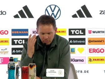 Leory Sané wurde im Spiel gegen Ghana von den eigenen Fans ausgepfiffen. Der Bundestrainer hat dazu eine klare Meinung. 