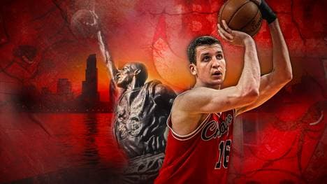 Paul Zipser (r.) spielt ab der kommenden Saison für das gleiche Team wie einst Michael Jordan (l.)