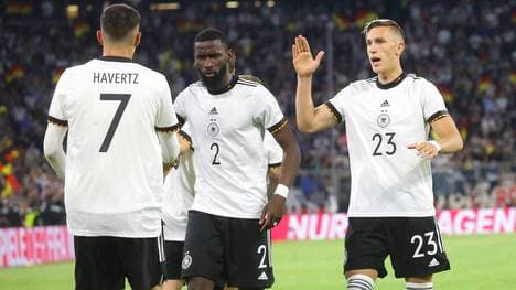 Franz wünscht sich Schlotterbeck (r.) und Rüdiger (M.) als gesetztes Duo in der DFB-Verteidigung