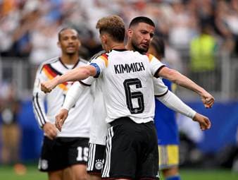 DFB-Team mit Jubel empfangen