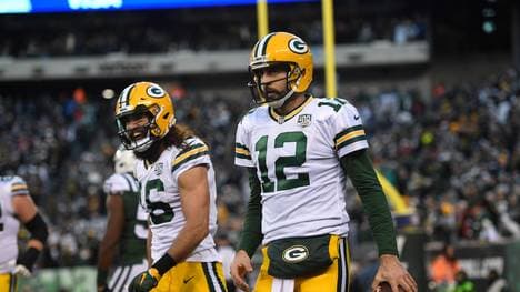 Quarterback Aaron Rodgers (r.) bekommt einen neuen Head Coach