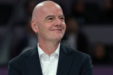 Infantino besucht Iran-Testspiel