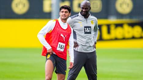 Mo Dahoud (v.) lässt sich aktuell in Unterhaching bei München behandeln