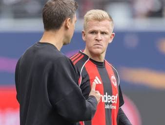 Eintracht-Star Burkardt rechnet ab