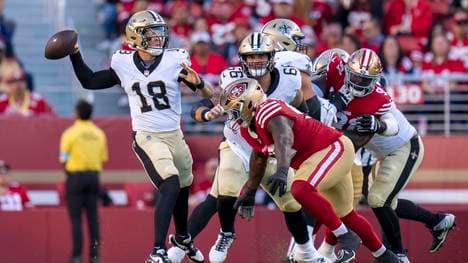 Spencer Rattler (l.,18) debütiert für die Saints