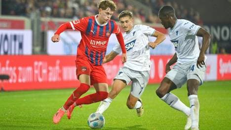 Wanner (l.) gegen Bischof (M.) und N'Soki