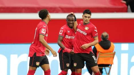 Diaby erzielt den Führungstreffer für die Werkself