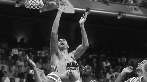 Ex-Basketballer Sascha Hupmann (wirft) verstarb im Alter von 49 Jahren 