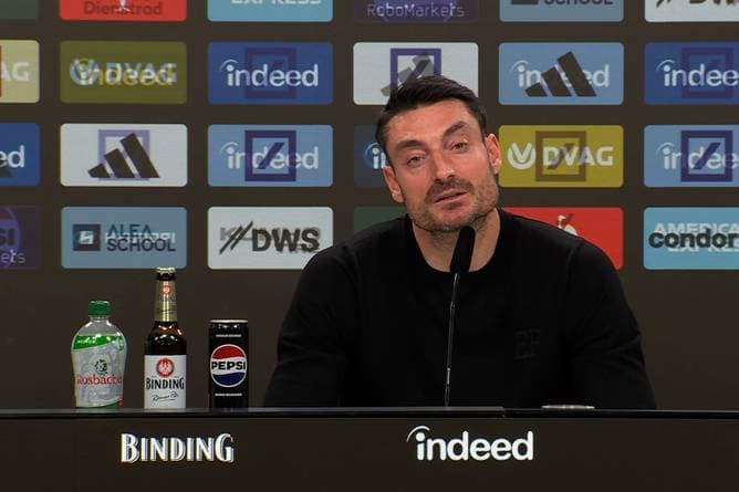 Plötzlich spricht Frankfurts Coach wieder über Bayern