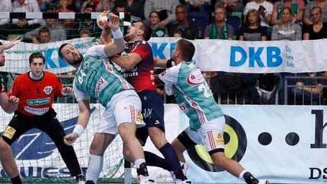 Die TSV Hannover-Burgdorf (grün) drehte das Spiel gegen die SG Flensburg-Handewitt