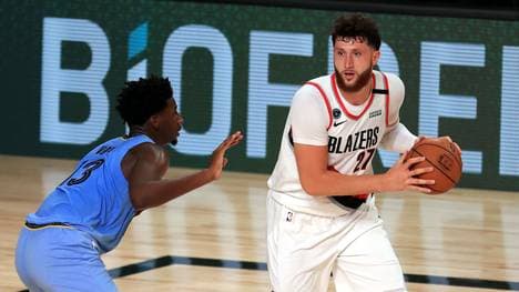 Jusuf Nurkic (r.) spielt in Orlando groß auf