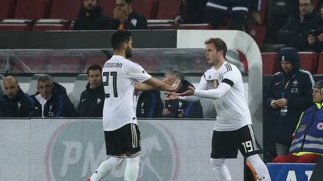 Mario Götze (r.) wurde im Länderspiel gegen Frankreich in der 65. Minute eingewechselt