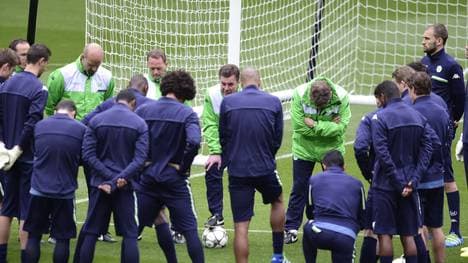 Dieter Hecking bereitet seine Spieler auf die letzten beiden Partien vor