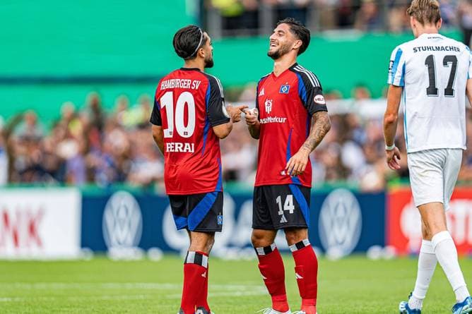 Kurioses Eigentor bei HSV-Kantersieg