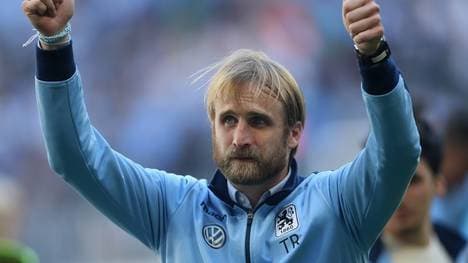 Daniel Bierofka befindet sich mit den Münchner Löwen auf Aufstiegskurs