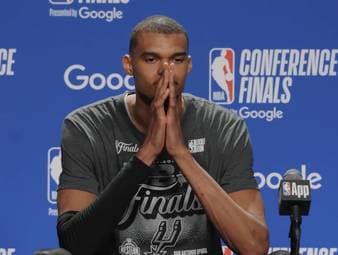 Victor Wembanyama war nach dem Sieg der Spurs in Game 7 gegen OKC sichtlich gerührt. Er träumt nun davon, die NBA-Finals gegen die Knicks zu gewinnen.