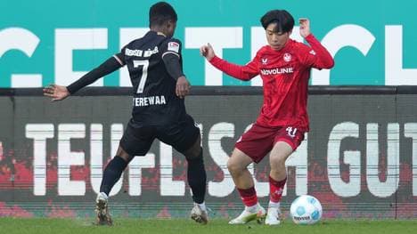Zeigte sich bereits in der 2. Liga: Daisuke Yokota (r.)