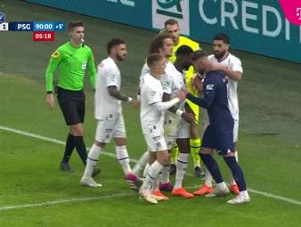 Aufgepasst, FC Bayern: Marseille hat´s im französischen Pokal spektakulär und mit viel Leidenschaft vorgemacht, so schlägt man das Starensemble von Paris Saint Germain um Messi und Neymar.