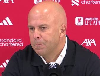 Arne Slot setzt beim FC Liverpool im League Cup gegen Crystal Palace trotz der jüngsten Negativserie auf eine komplette B-Elf - und scheidet krachend aus. Seine Entscheidung hält er trotzdem für richtig.