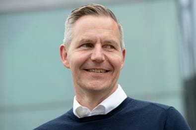 Trotz Kritik: Hefer bei S04 bestätigt
