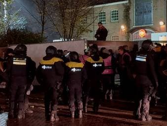 Keine Fan-Unterstützung für den VfB Stuttgart beim Europa-League-Auswärtsspiel gegen die Go Ahead Eagles Deventer. Nach der erschwerten Ankunft und dem schwierigen Aufenthalt der VfB-Anhänger entschieden sie sich, die Niederlande vorzeitig wieder zu verlassen.