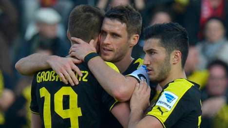 FBL-GER-BUNDESLIGA-FREIBURG-DORTMUND