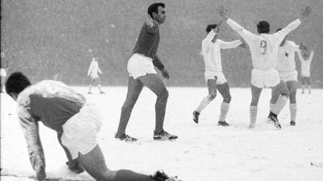 Borussia Mönchengladbach schießt den FC Schalke 04 am 07.01.1967 mit 11:0 ab