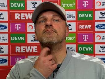 Der 1. FC Köln hadert nach der knappen Niederlage gegen den BVB mit dem VAR. Lukas Kwasniok will sich aus Selbstschutz eigentlich nicht zum Schiri äußern - und holt dann doch mächtig aus. Dabei wird der Kölner Trainer glatt zum Philosophen.