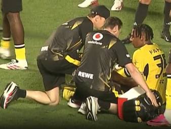 Für Borussia Dortmund setzt es im ersten Test der Japan-Reise die nächste Niederlage: Beim japanischen Erstligisten Cerezo Osaka unterliegen die Schwarz-Gelben mit 0:1 - und verlieren einen Youngster verletzt.