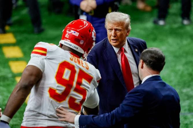 Droht Machtkampf? NFL stellt sich gegen Trump