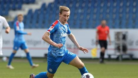 Joshua Mees wird von Kiel nach Regensburg verliehen