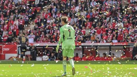 Im Konfettiregen: Frederik Rönnow