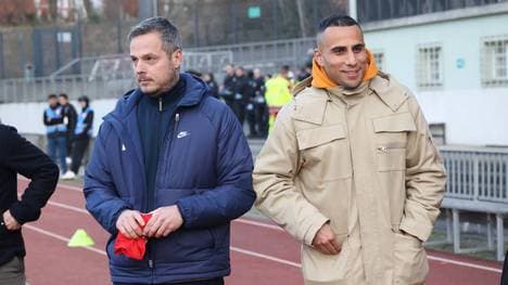 Änis Ben-Hatira und Kay Bernstein (l.) 2023 im Berliner Poststadion