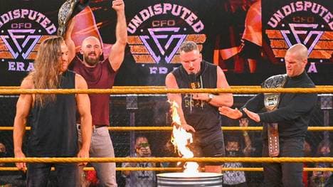Pat McAfee & die Kings of NXT verbrennen das Zeichen der Undisputed Era
