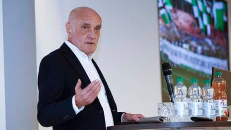 Martin Kind überlegt, auf Spieler mit Vertragsende am 30. Juni bei möglichen Spielen im Juli zu verzichten