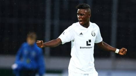 Frederick Kyereh jubelt