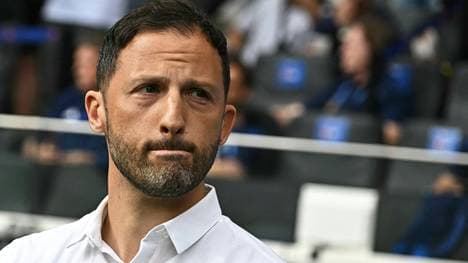 Erstmals die Hymne gesungen: Domenico Tedesco