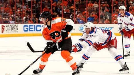 Jason Akeson in Aktion für die Philadelphia Flyers gegen die New York Rangers