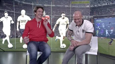 Thorsten Legat (r.) ist einer der Stars bei "Fußball für Besserwisser"