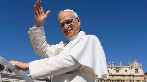 Der Papst segnet das Giro-Peloton