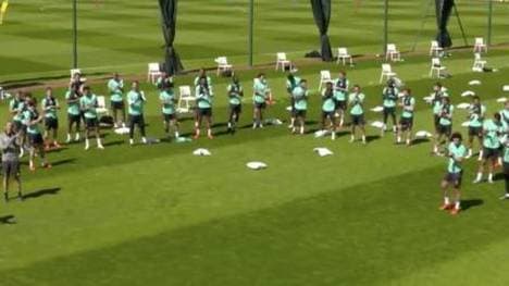 Das gesamte Team des FC Liverpool ehrte Steven Gerrard