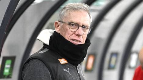 Peter Stöger muss in Wien seinen Hut nehmen