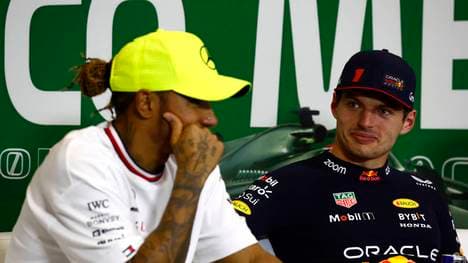 Max Verstappen (r.) vermisst die Duelle mit Lewis Hamilton nicht