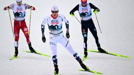 Riiber (Mitte) siegt, Schmid (r.) wird Vierter