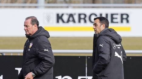 Huub Stevens und Robin Dutt beim Training des VfB Stuttgart