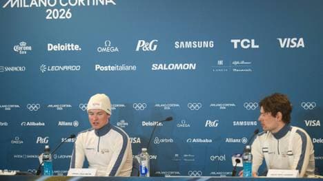 Botn (l.) und Lägreid (r.) auf der Pressekonferenz