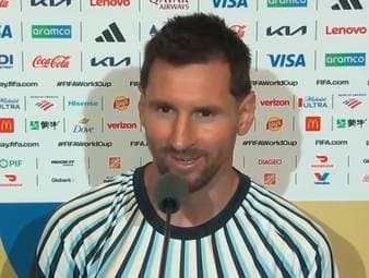 Mit seinem Dreierpack gegen Algerien zieht Messi mit WM-Rekordtorschütze Miroslav Klose gleich. Der Argentinier freut sich zwar über die Bestmarke, betont aber, dass es am Ende nur eine Statistik ist.